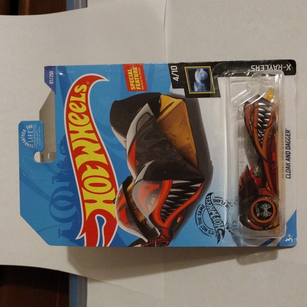 Hot Wheels - Cloak and Dagger - 2017 X-Raycers 4/10 87/250